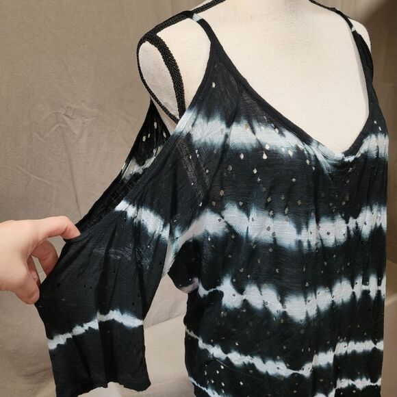 Anama size medium black white cold shoulder top with designed holes distressed - Picture 1 of 5